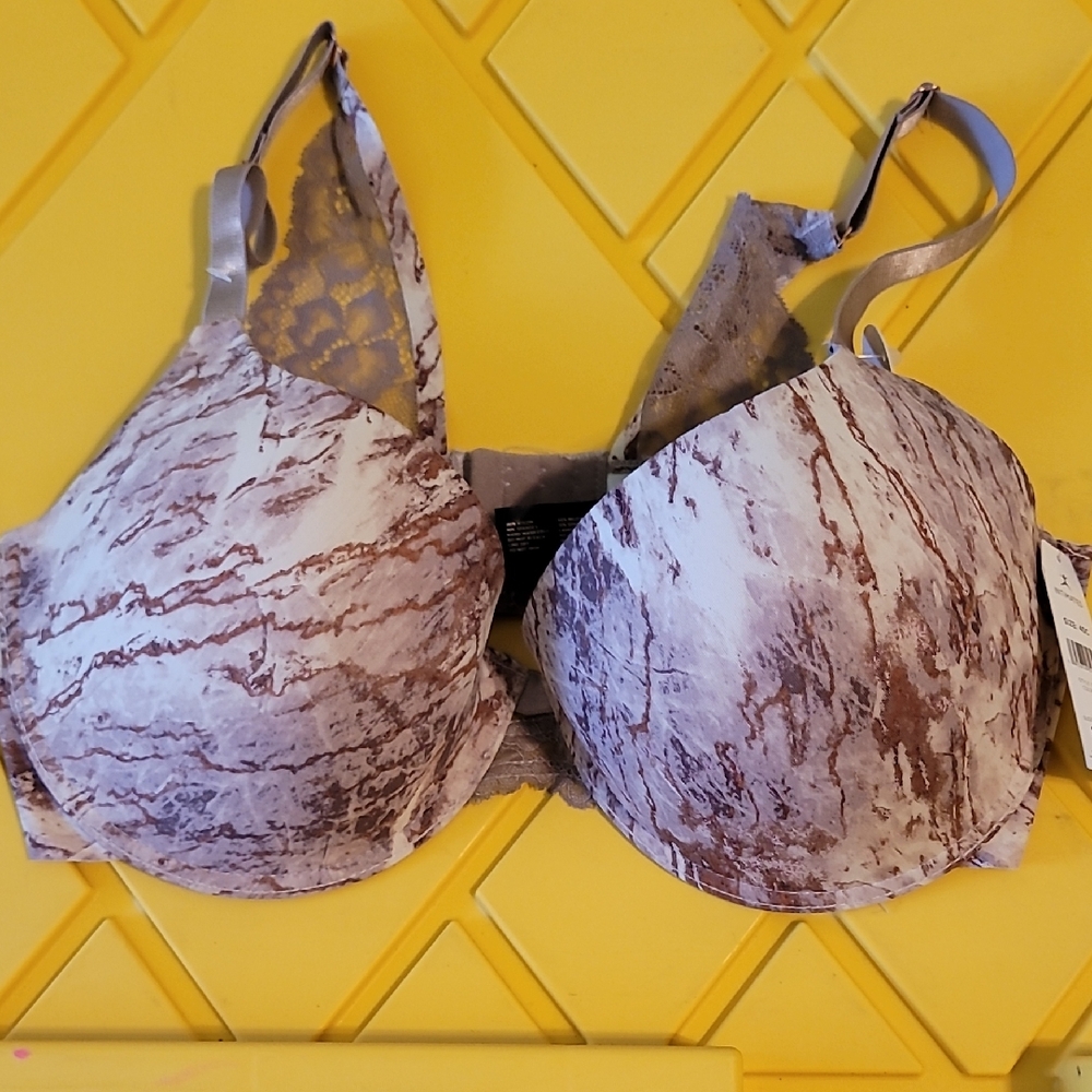 Danskin Intimates 40D Push Up Bra